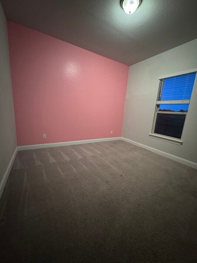 Building Photo - 513 Lambert Cv