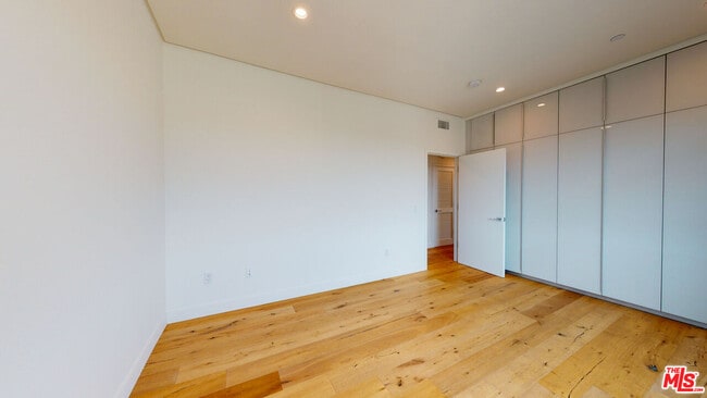 Building Photo - 938 Orange Grove Ave