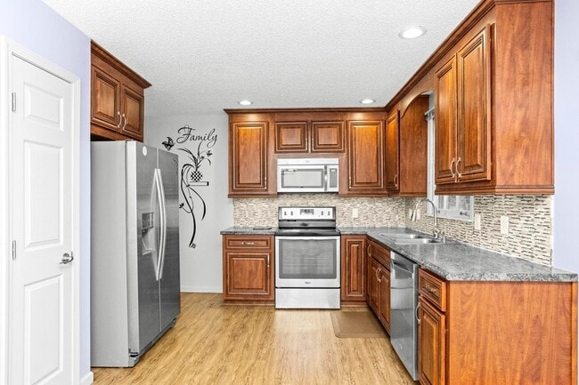 Building Photo - 2909 Cherry Hills Dr