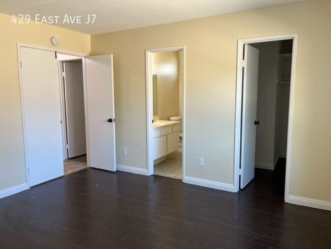 Building Photo - 429 East Ave J7-