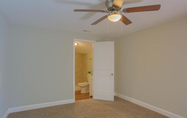 Building Photo - "Charming 3-Bedroom Home on Wilmington Hig...