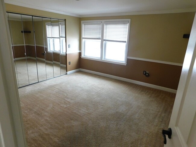 Building Photo - 3 Floor Condo Located In Country Setting -...