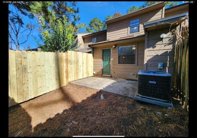 Building Photo - Charming 2BR Townhome in Tallahassee near ...