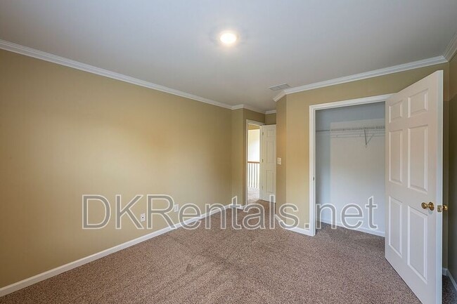 Building Photo - 804 Araya Ct