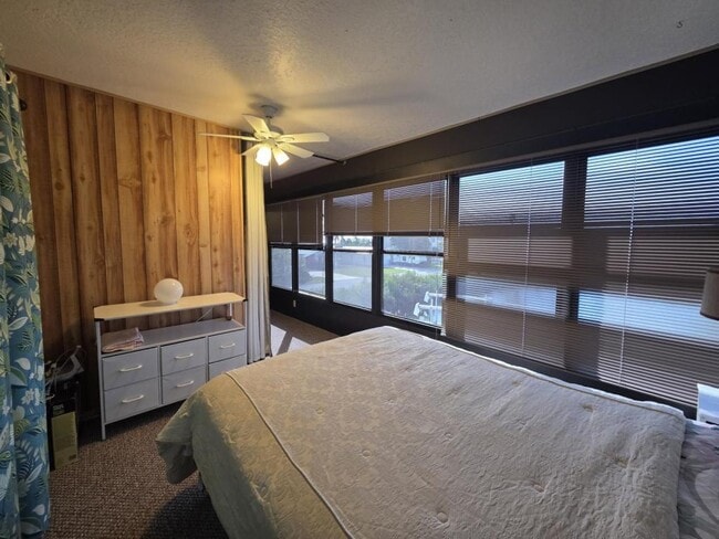 Building Photo - 4261 Paradise Cir