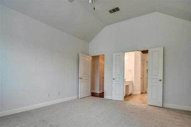 Building Photo - 2304 Greenview Dr