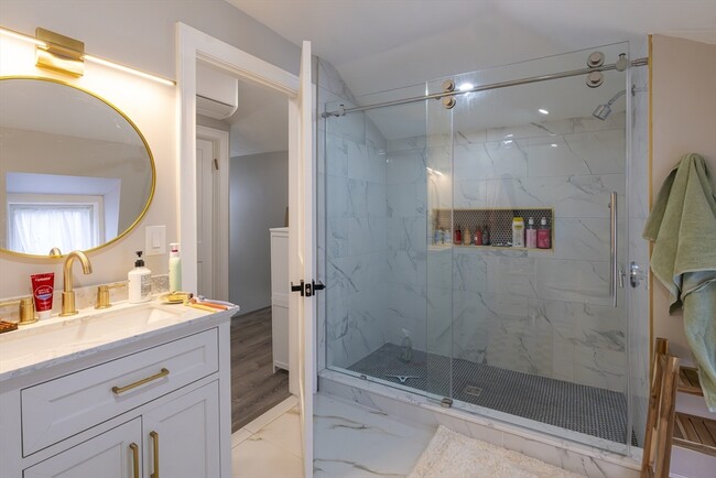 Building Photo - 36 Sargent Ave