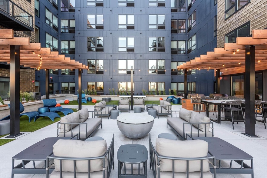 Primary Photo - Pivot Apartments