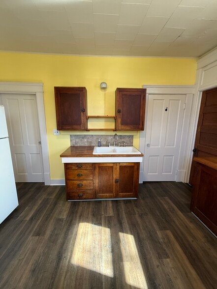 Building Photo - 315 N 10th St