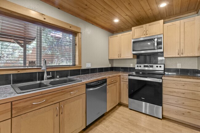 Building Photo - 307 Heath Dr