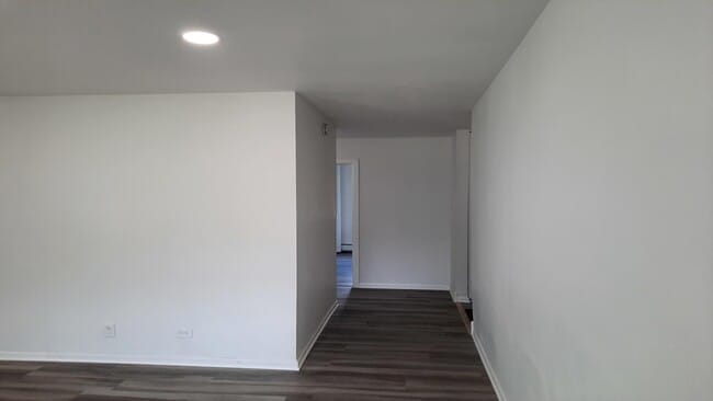 Building Photo - Spacious & Updated 2-Bed, 2-Bath Condo in ...