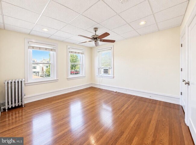 Building Photo - 815 Fayette St