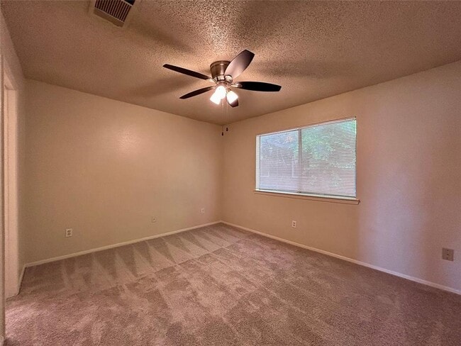 Building Photo - 508 Willowbend Cove