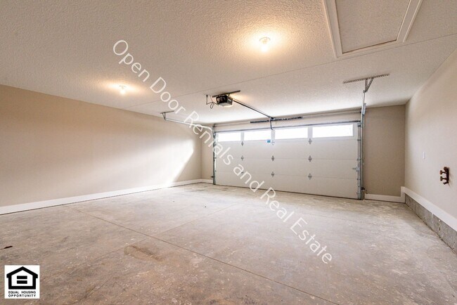 Building Photo - 10545 Old Leo Rd