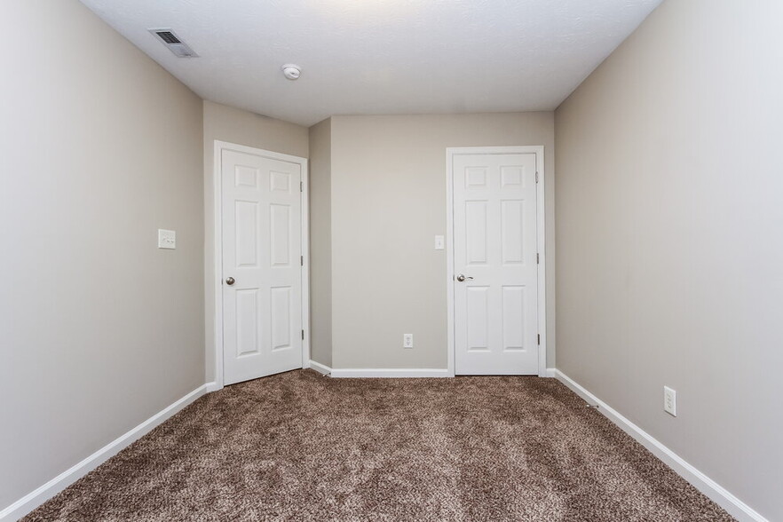 Building Photo - 975 Needle Ridge Ln