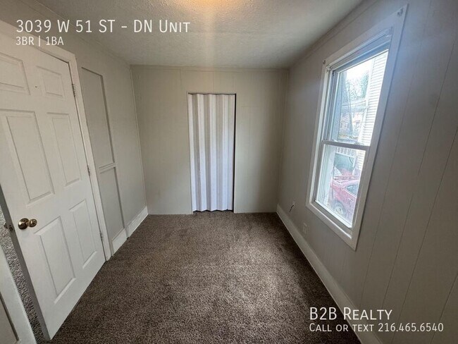 Building Photo - 3039 W 51st St
