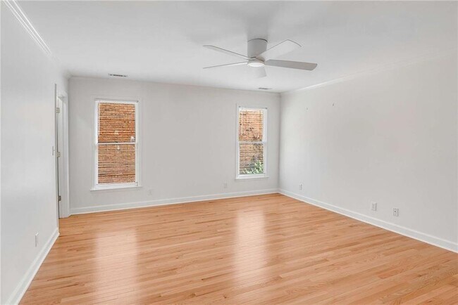 Building Photo - 448 Ivy Park Ln NE