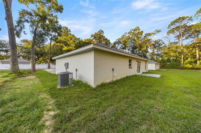 Building Photo - 4826 NW 62nd Ave