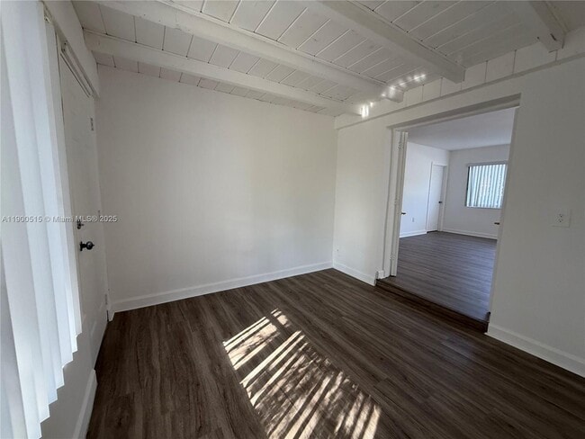 Building Photo - 1120 NW 32nd Ct