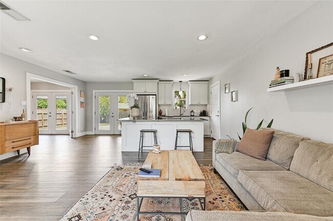 Building Photo - 2313 Aldford Dr