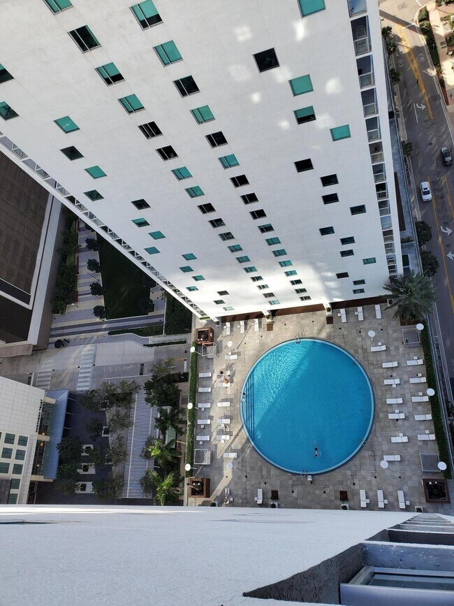 Building Photo - 500 Brickell Ave
