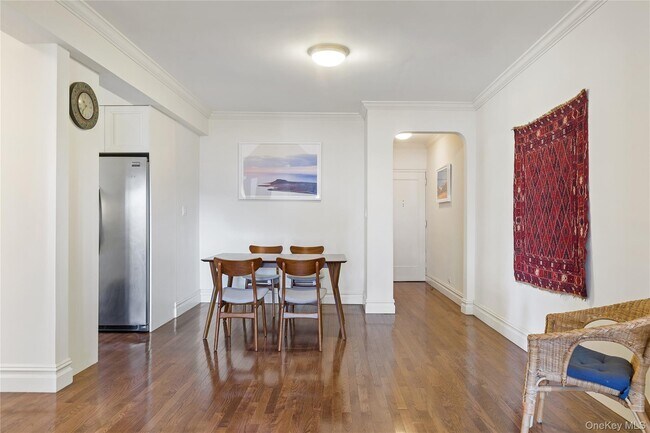 Building Photo - 73-12 35th Ave