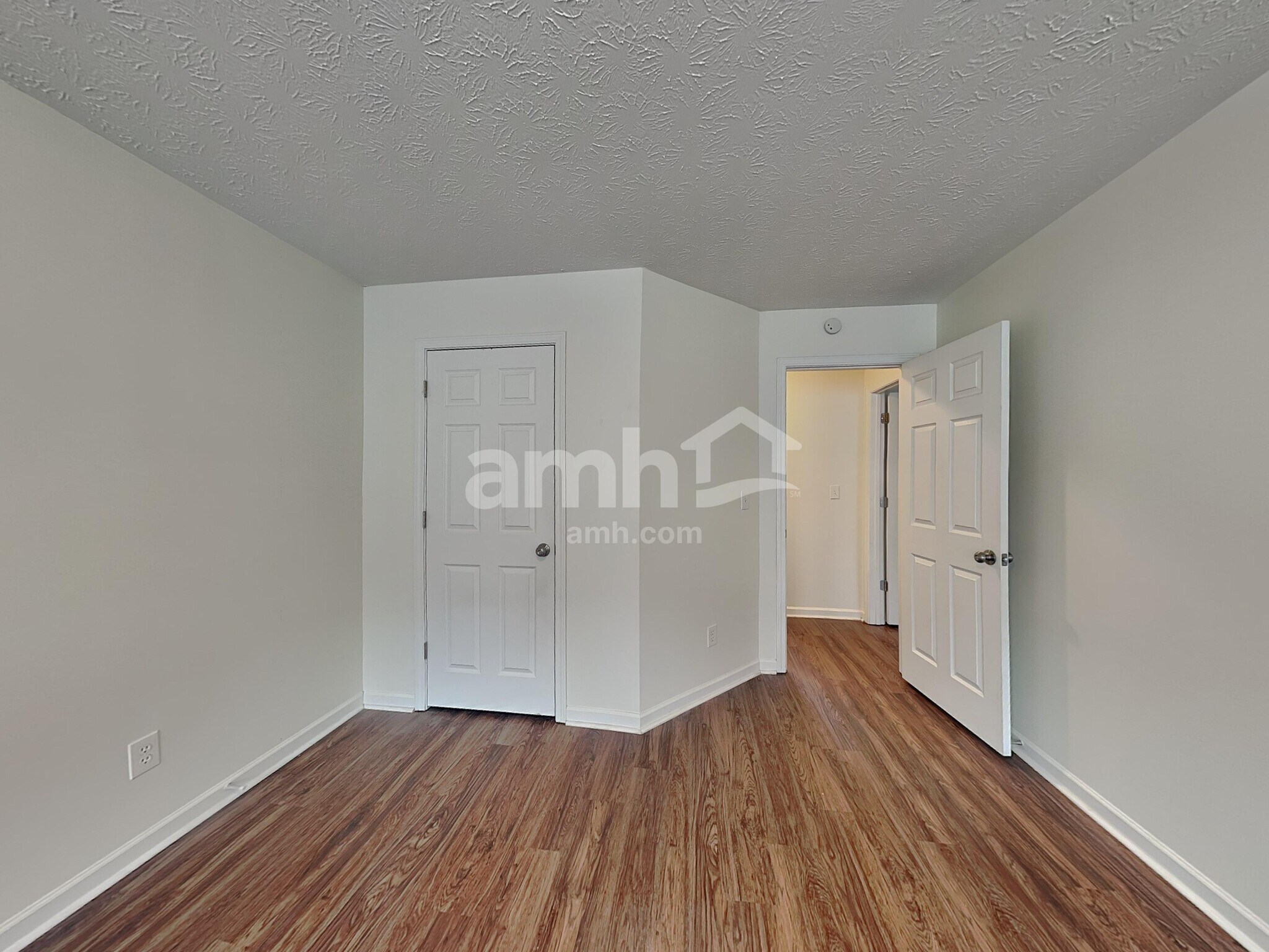 Building Photo - 2123 Yarbrough Way