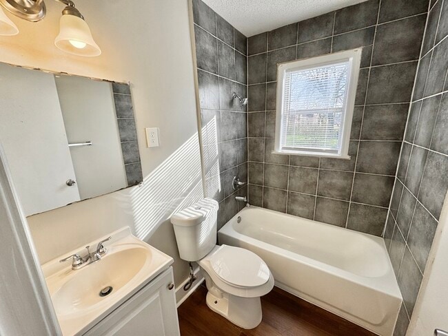 Building Photo - 2071 Hubert Ave