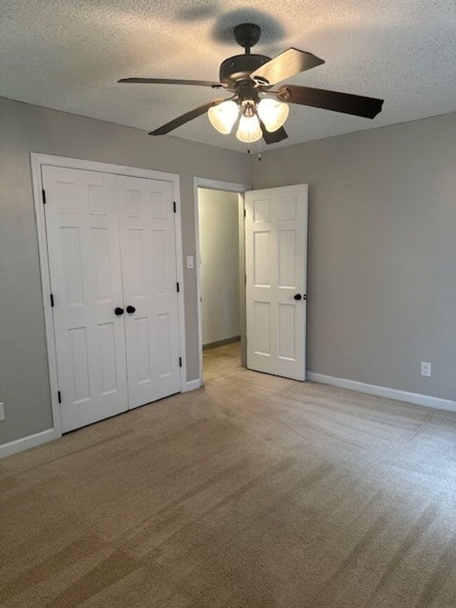Building Photo - 3 Bed/2 Bath Home - Minutes from SJAFB, Sh...