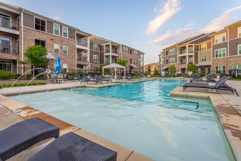 Building Photo - 8605 Tradewind Cir