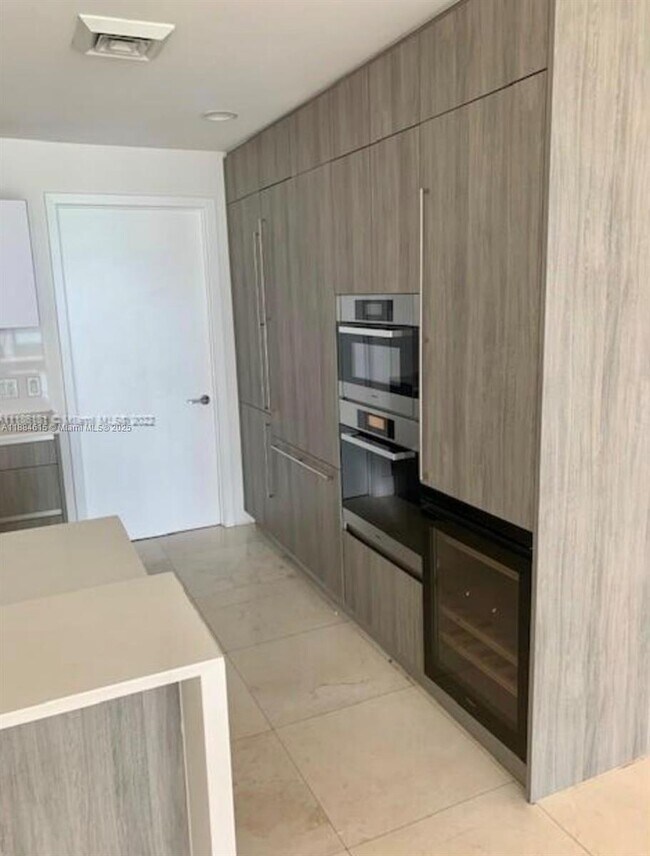 Building Photo - 360 Ocean Dr