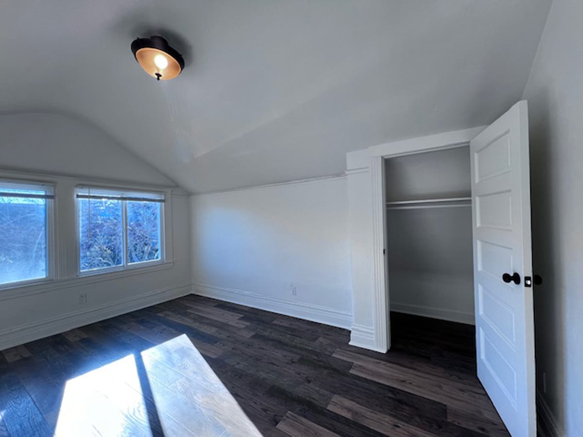 Building Photo - 722 30th St