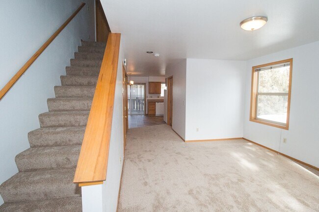 Building Photo - 2528 NE Conners Ave