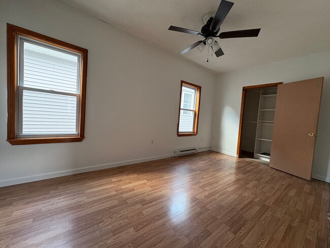 Building Photo - 26 Abbott St