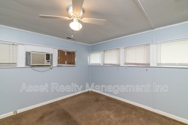 Building Photo - 126 Wellington Cir
