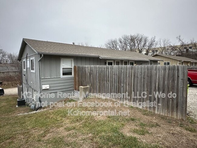 Building Photo - 304 Hill St