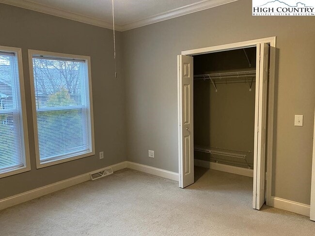 Building Photo - 403 Ridgecrest Ave