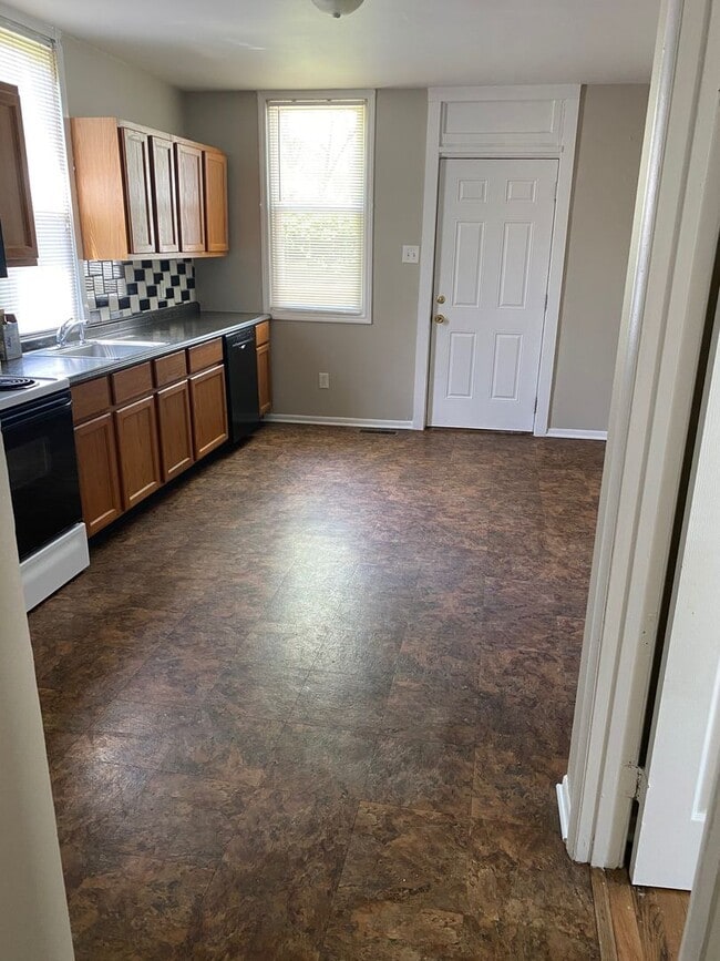 Building Photo - 2 Bedroom in House in South County - Lemay