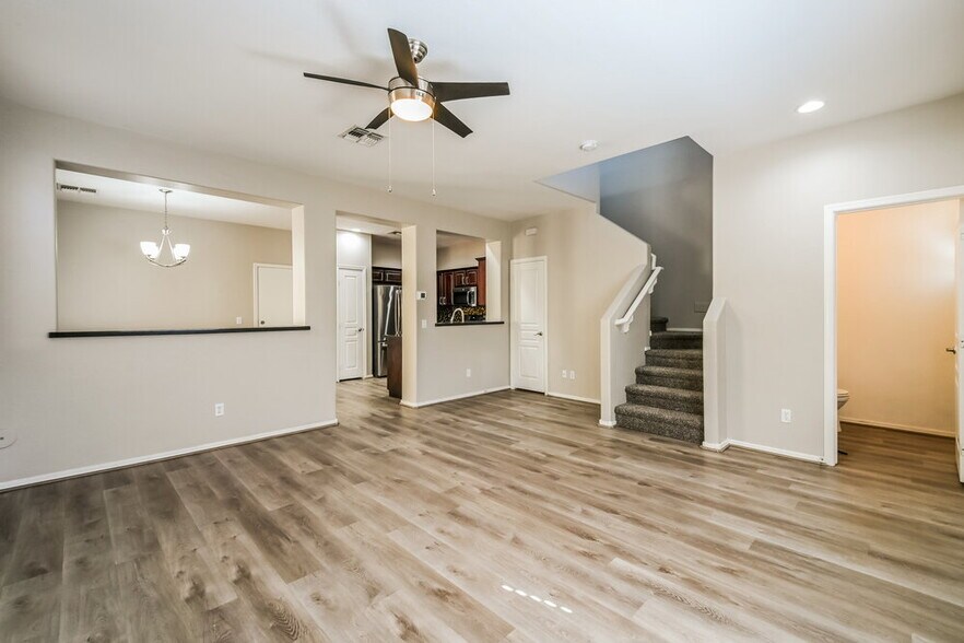 Building Photo - 7032 S 7th Ln