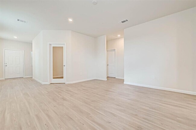 Building Photo - 16131 Kingfield Haven Dr