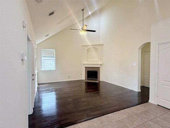 Building Photo - 6530 Signal Point Ln