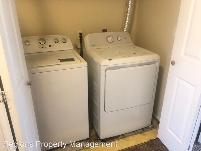 Building Photo - 3 br, 2.5 bath House - 1229 Beacon Hill Court