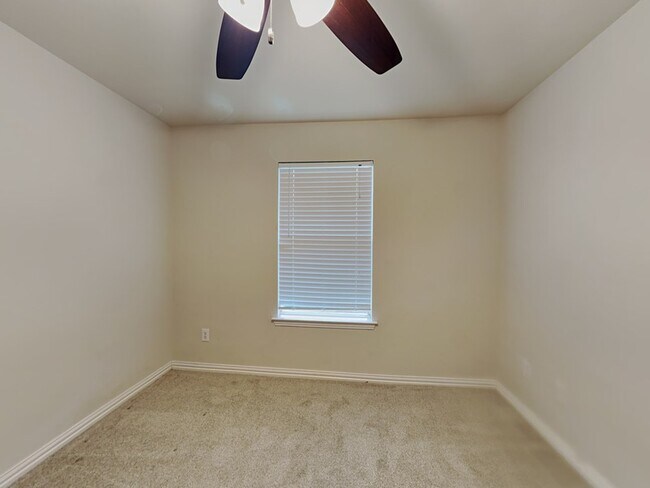 Building Photo - 3312 Belladonna Dr