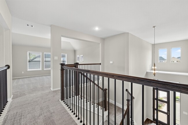 Building Photo - 411 Sunlit Vly Cir