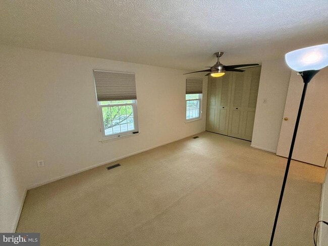 Building Photo - 9619 Glendower Ct