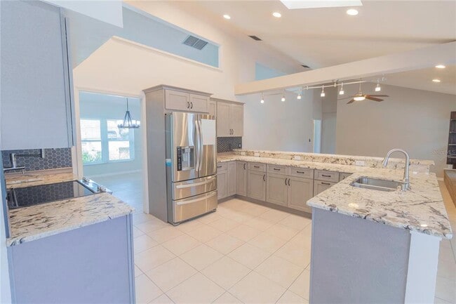 Building Photo - 3908 Rosedale Dr