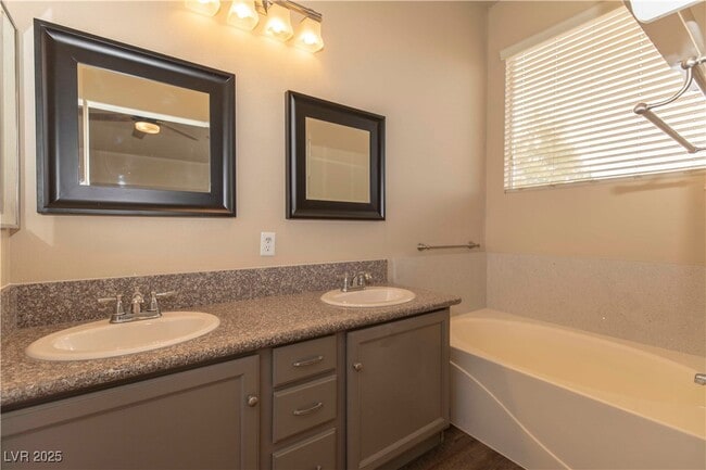 Building Photo - 304 Silver Castle St