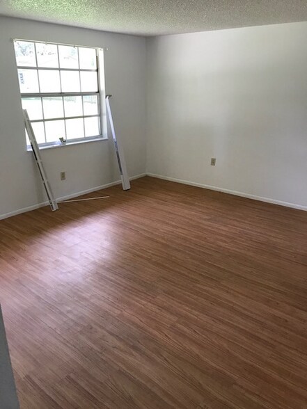 Building Photo - 4850 5th St