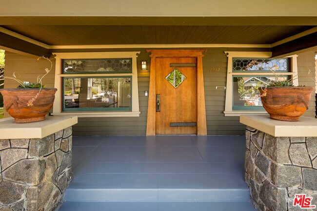 Building Photo - 2332 W 31st St