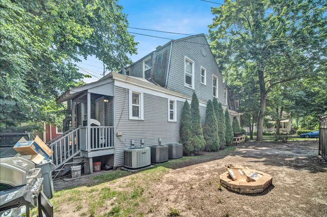 Building Photo - 909 Gaffield Pl